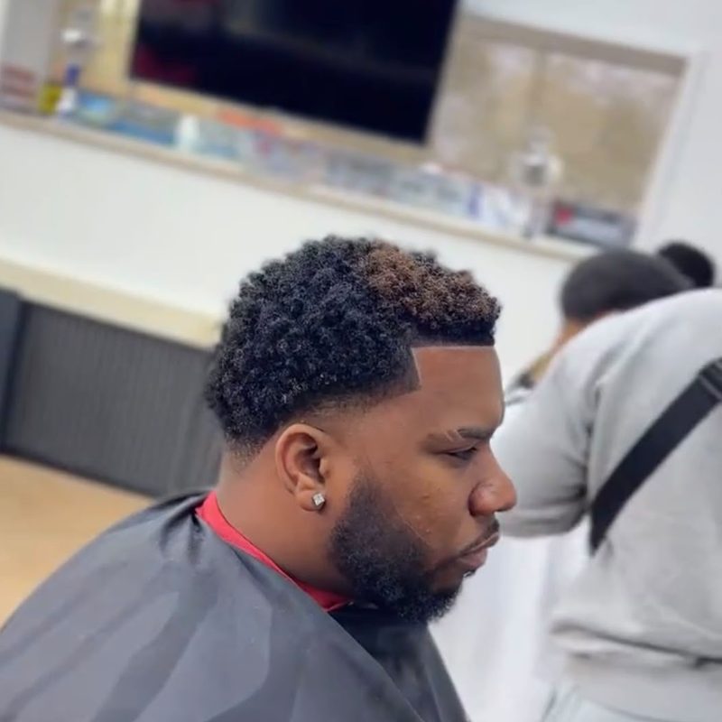 Slick back met baard
